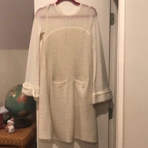 Beautiful long sleeve white knit dress!